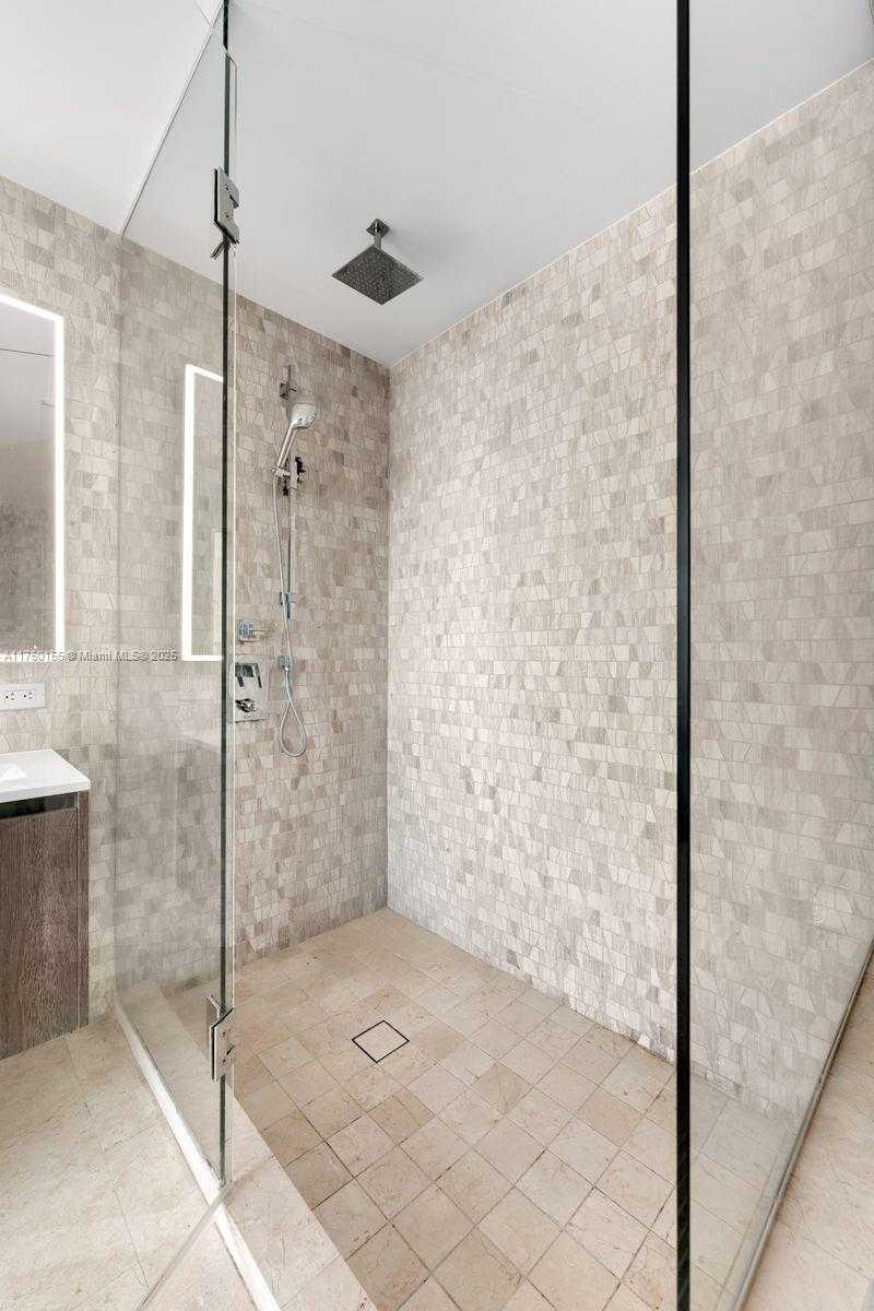Small Image of 68 SOUTH EAST 6TH ST #1404, Miami Number 20
