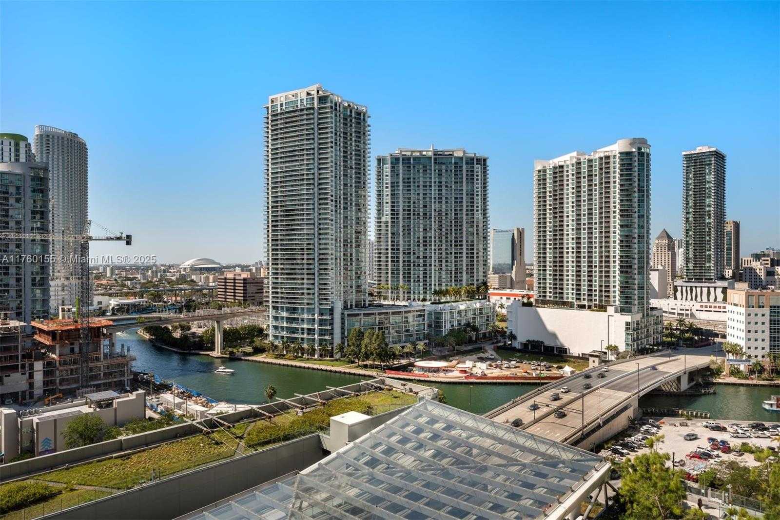 Small Image of 68 SOUTH EAST 6TH ST #1404, Miami Number 25