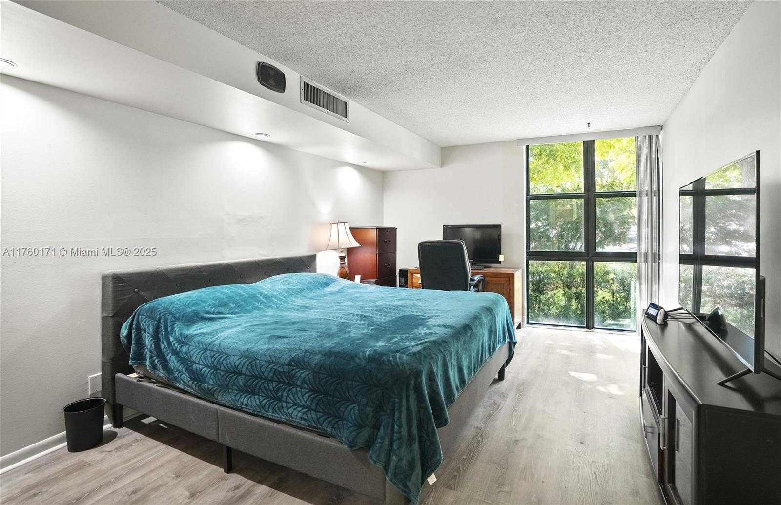 Small Image of 1301 RIVER REACH DR #110, Fort Lauderdale Number 14