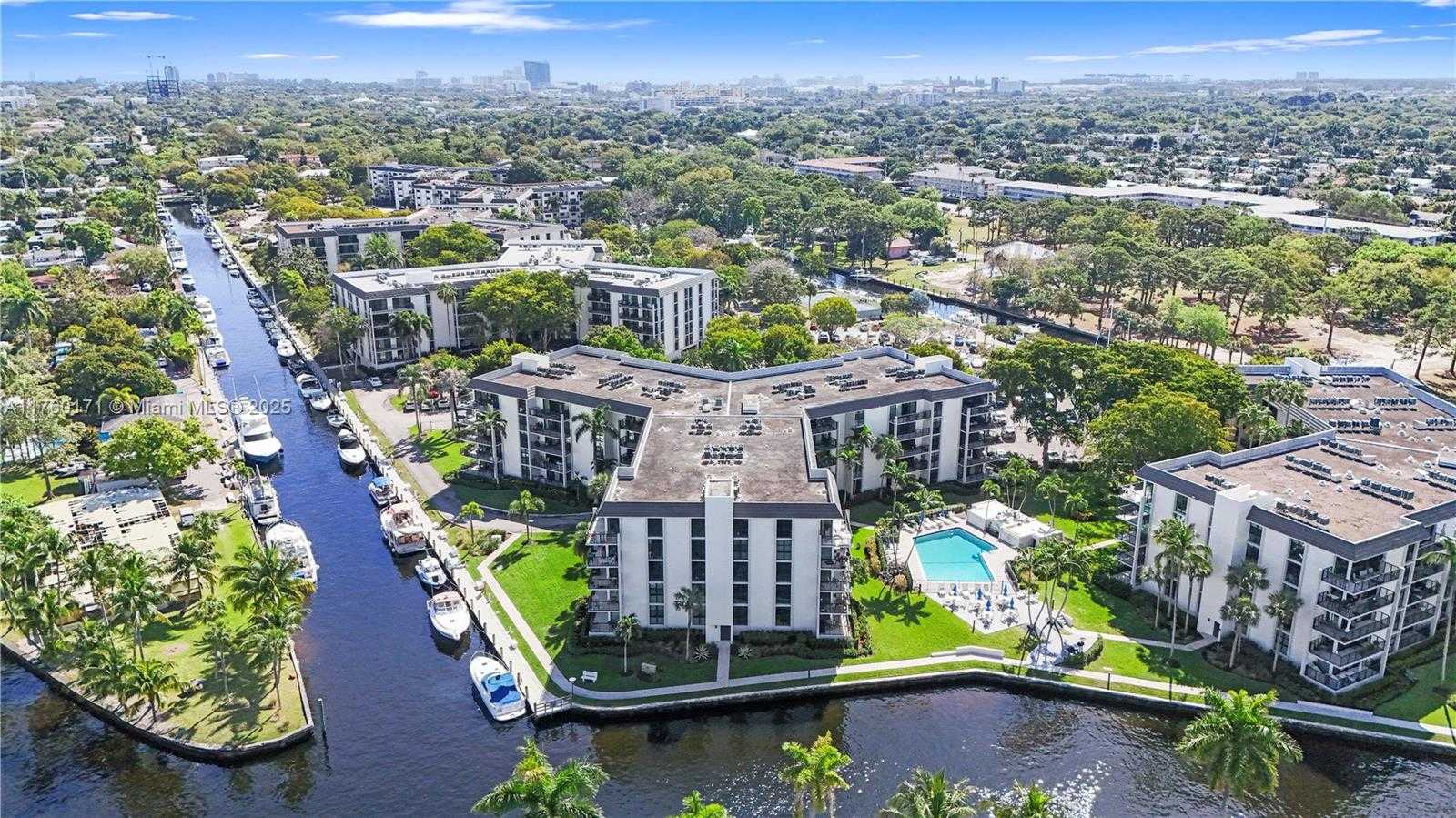 Small Image of 1301 RIVER REACH DR #110, Fort Lauderdale Number 2