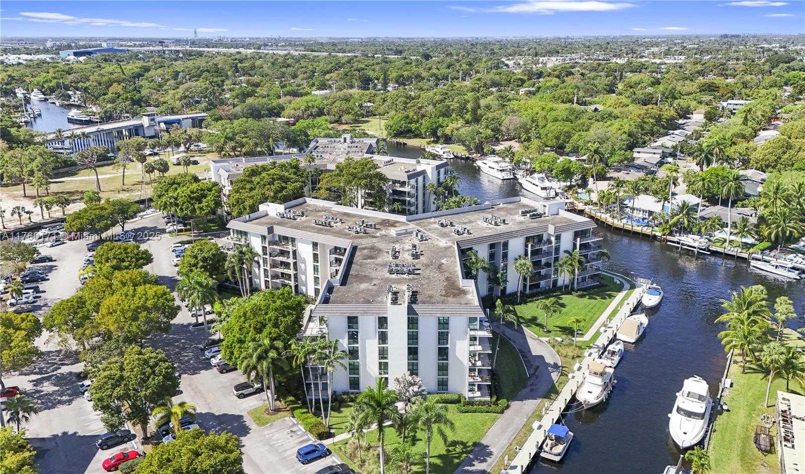 Small Image of 1301 RIVER REACH DR #110, Fort Lauderdale Number 3