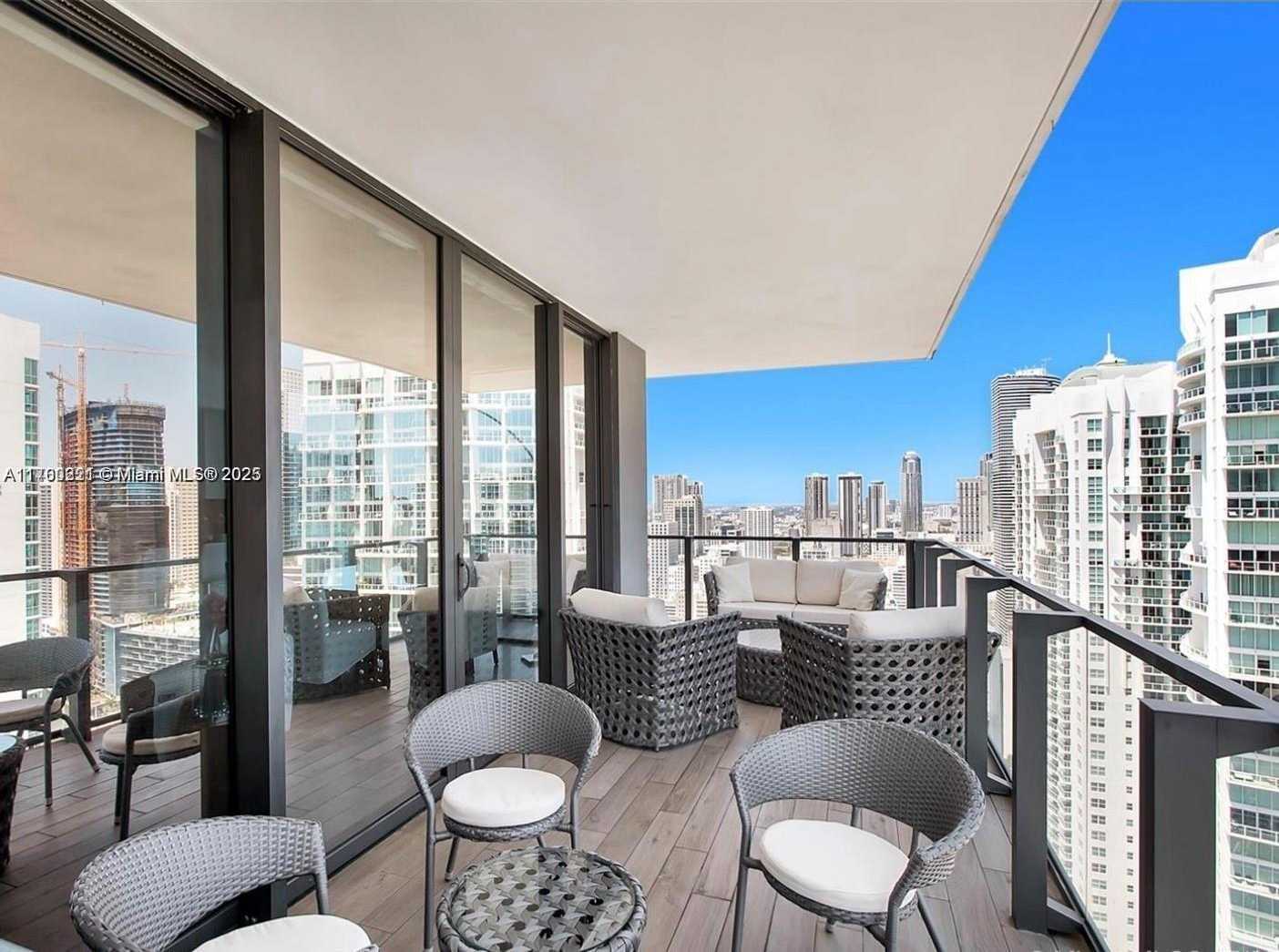 Small Image of 68 SOUTH EAST 6TH ST #3111, Miami Number 11