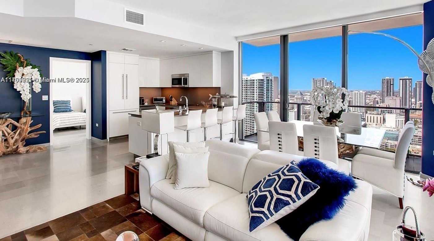 Small Image of 68 SOUTH EAST 6TH ST #3111, Miami Number 2