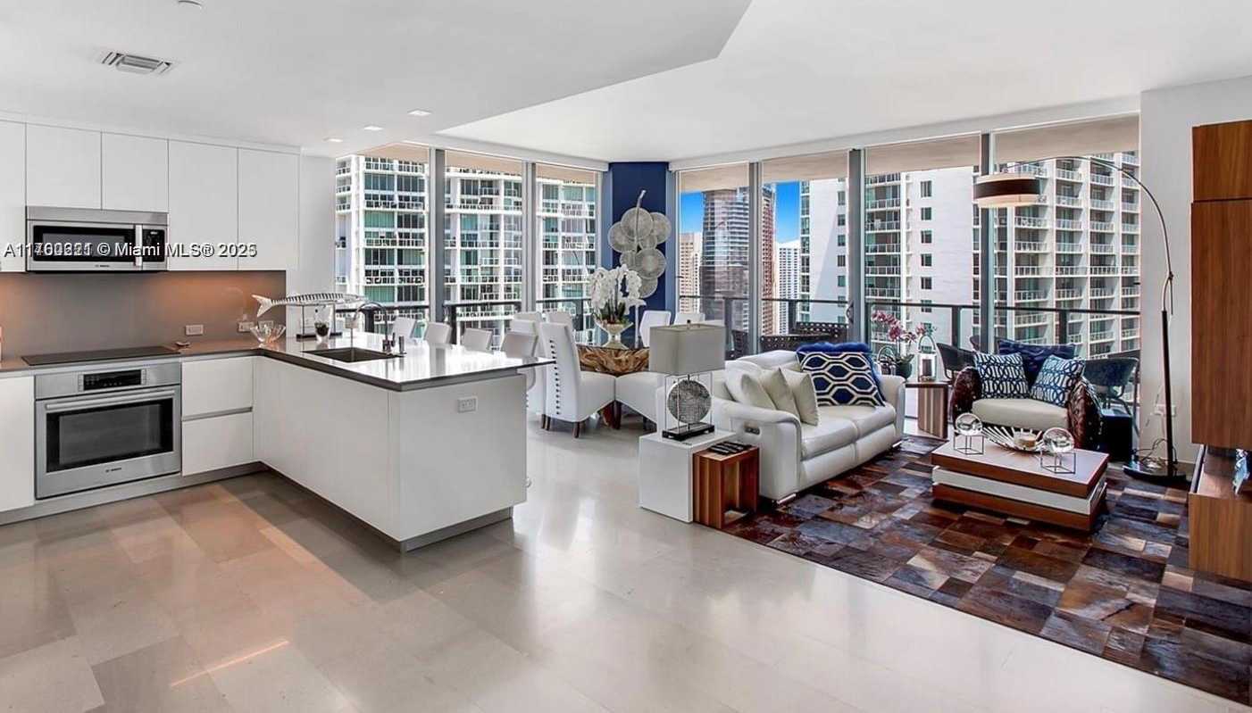 Small Image of 68 SOUTH EAST 6TH ST #3111, Miami Number 3