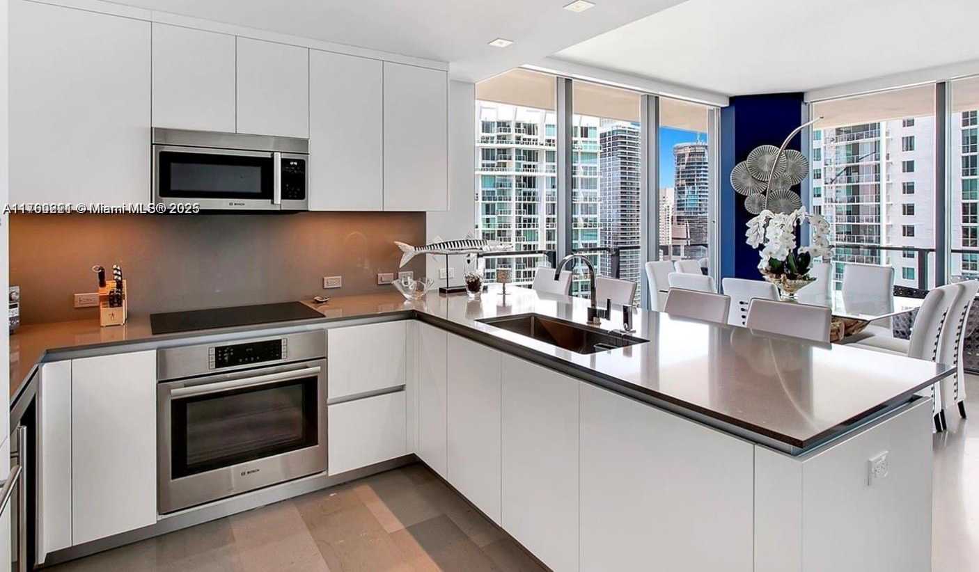 Small Image of 68 SOUTH EAST 6TH ST #3111, Miami Number 4