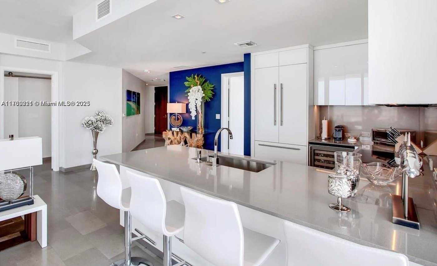 Small Image of 68 SOUTH EAST 6TH ST #3111, Miami Number 6