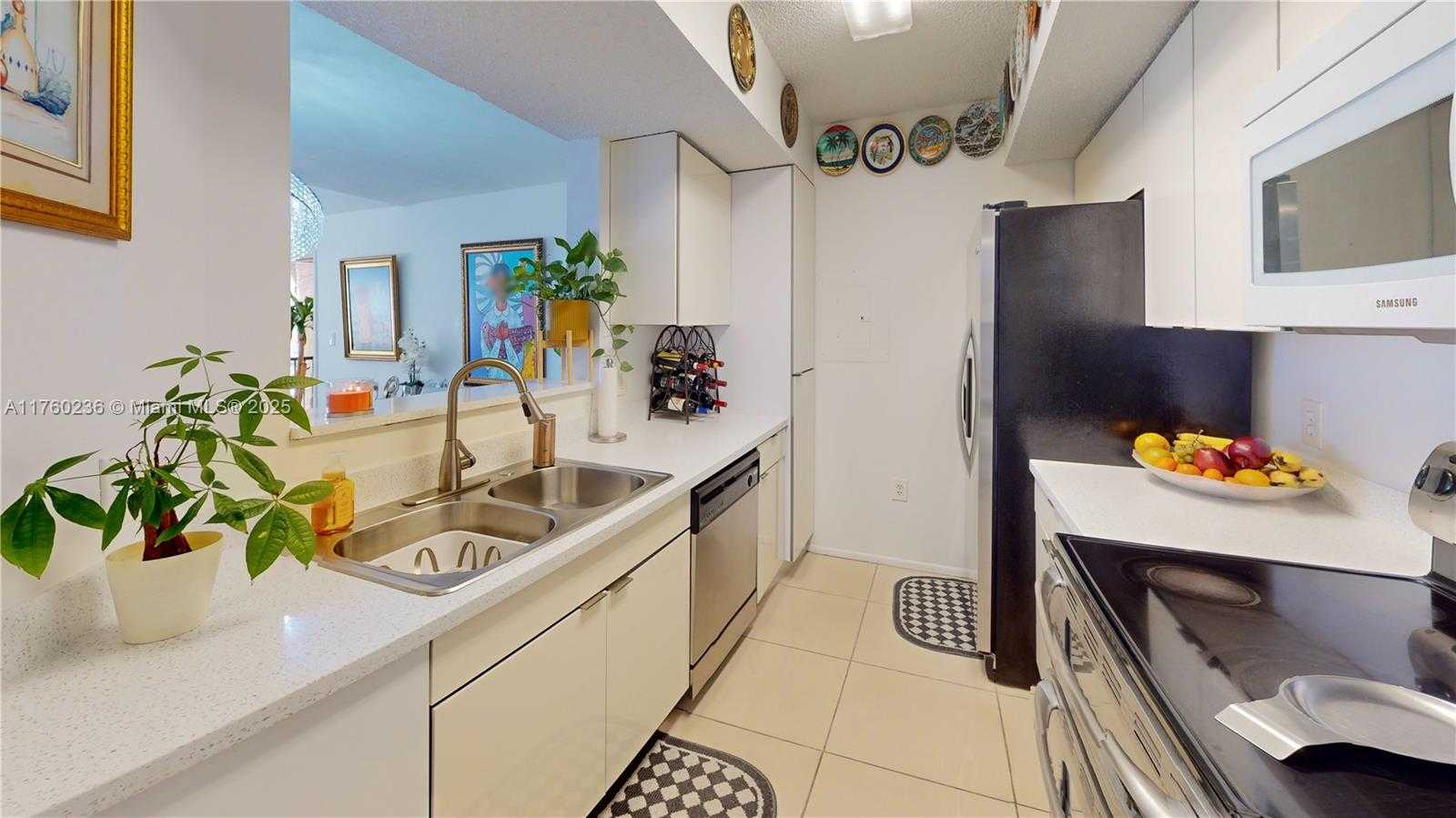 Small Image of 15591 SOUTH WEST 105TH TER #524, Miami Number 12