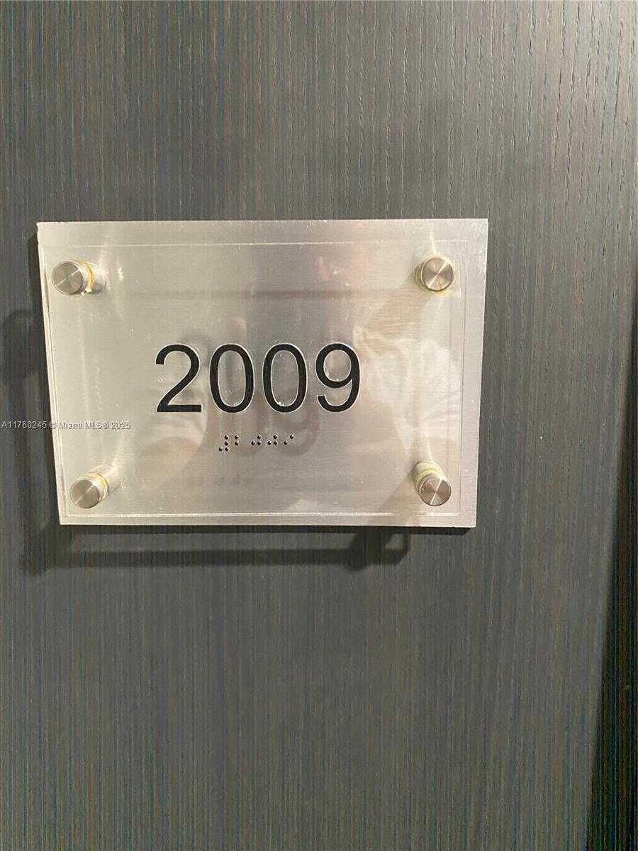 Small Image of 1800 SOUTH OCEAN DR #2009, Hallandale Beach Number 2