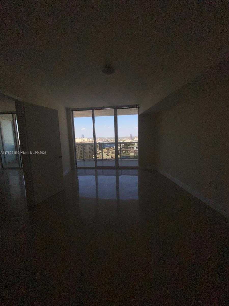Small Image of 1800 SOUTH OCEAN DR #2009, Hallandale Beach Number 6