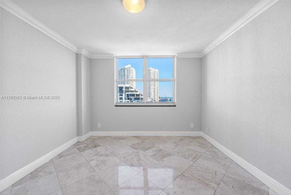 Small Image of 770 CLAUGHTON ISLAND DR #2111, Miami Number 11