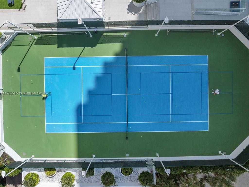 Small Image of 770 CLAUGHTON ISLAND DR #2111, Miami Number 22