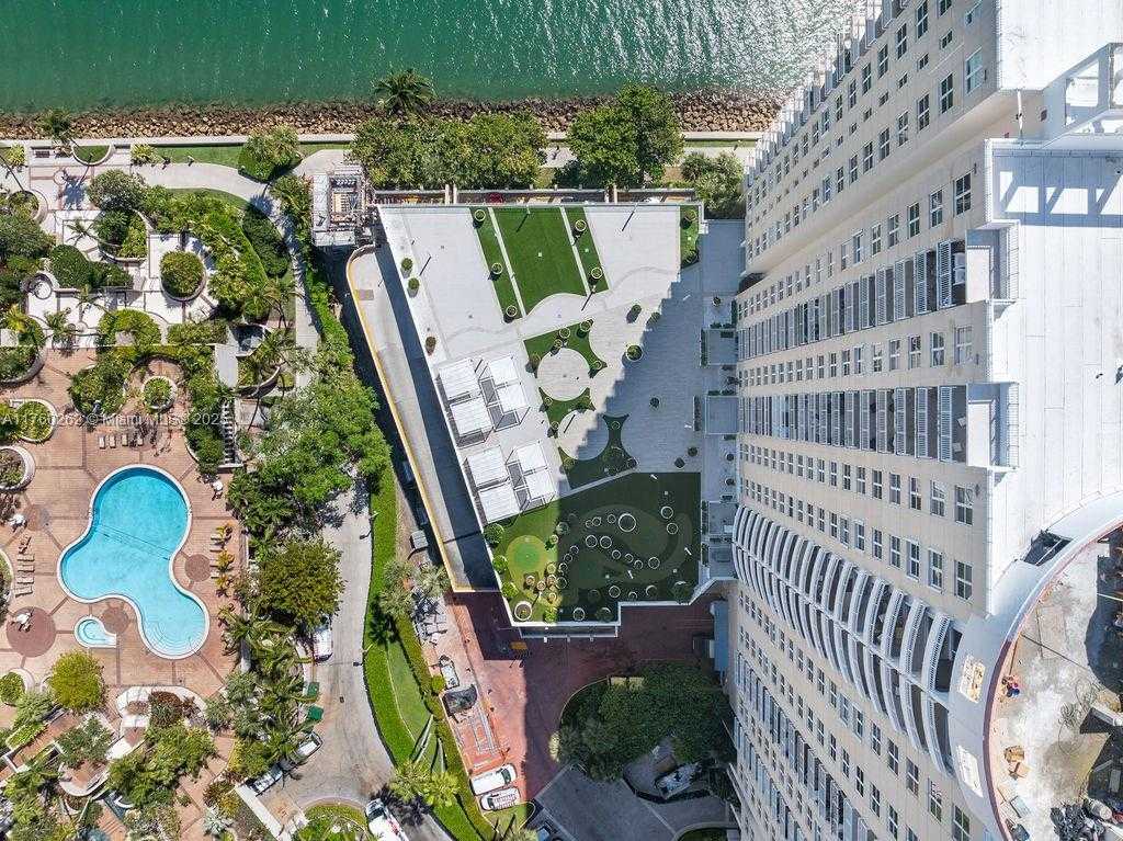 Small Image of 770 CLAUGHTON ISLAND DR #2111, Miami Number 23