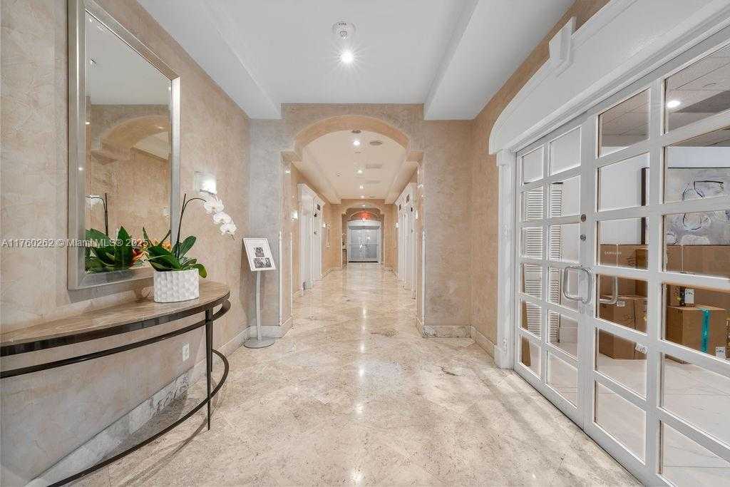 Small Image of 770 CLAUGHTON ISLAND DR #2111, Miami Number 30