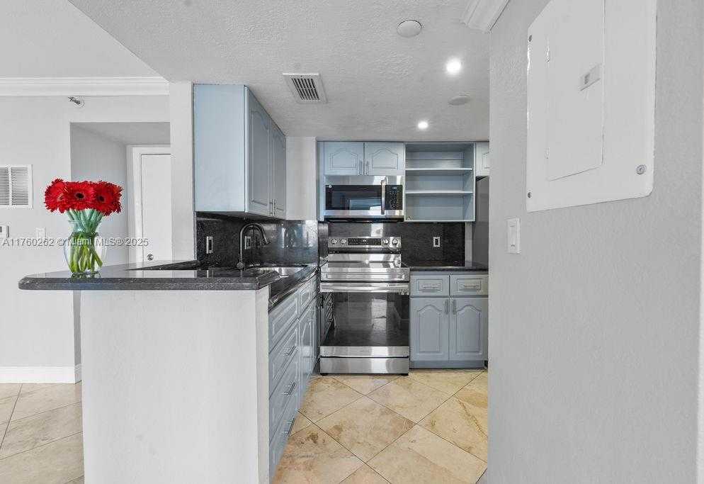 Small Image of 770 CLAUGHTON ISLAND DR #2111, Miami Number 9