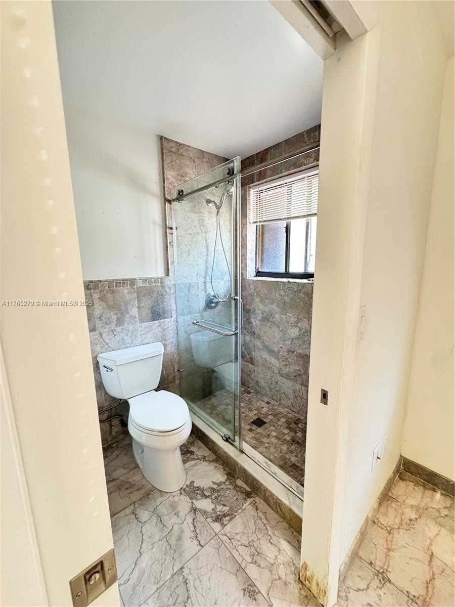 Small Image of 15525 MIAMI LAKEWAY N #102, Miami Lakes Number 12