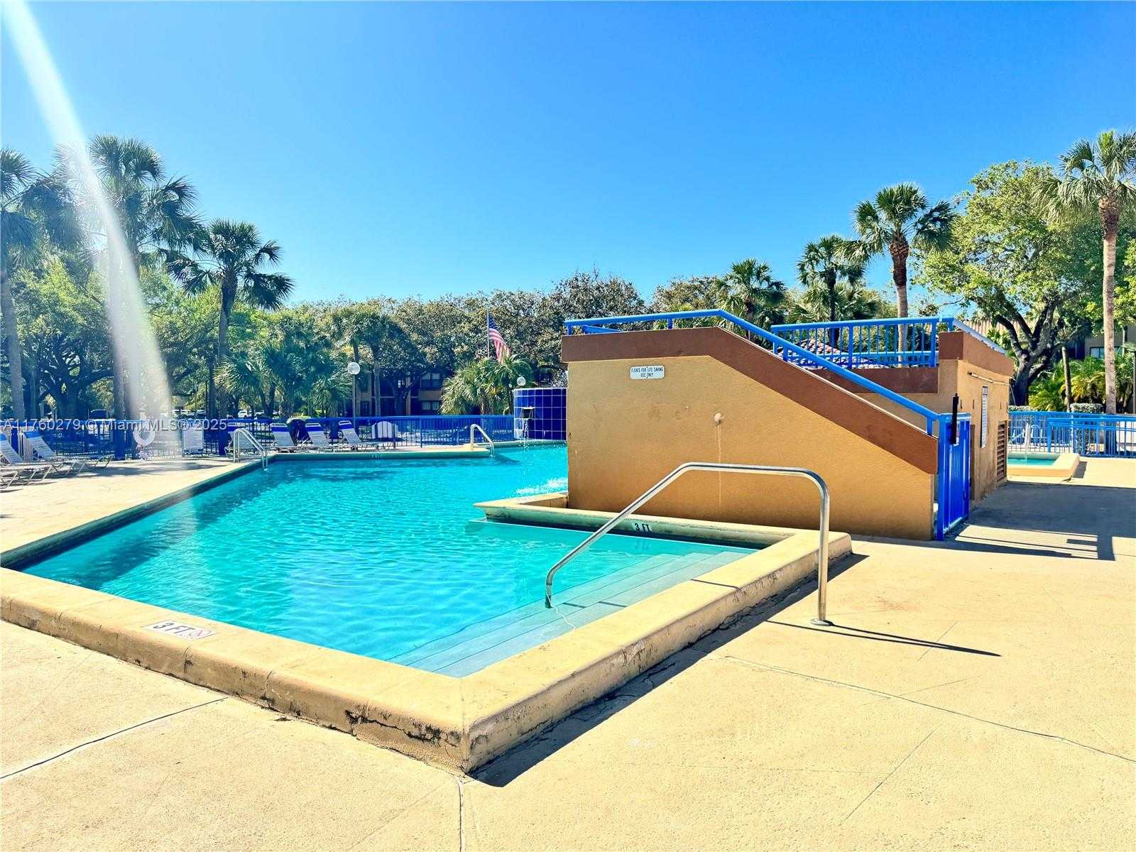 Small Image of 15525 MIAMI LAKEWAY N #102, Miami Lakes Number 25