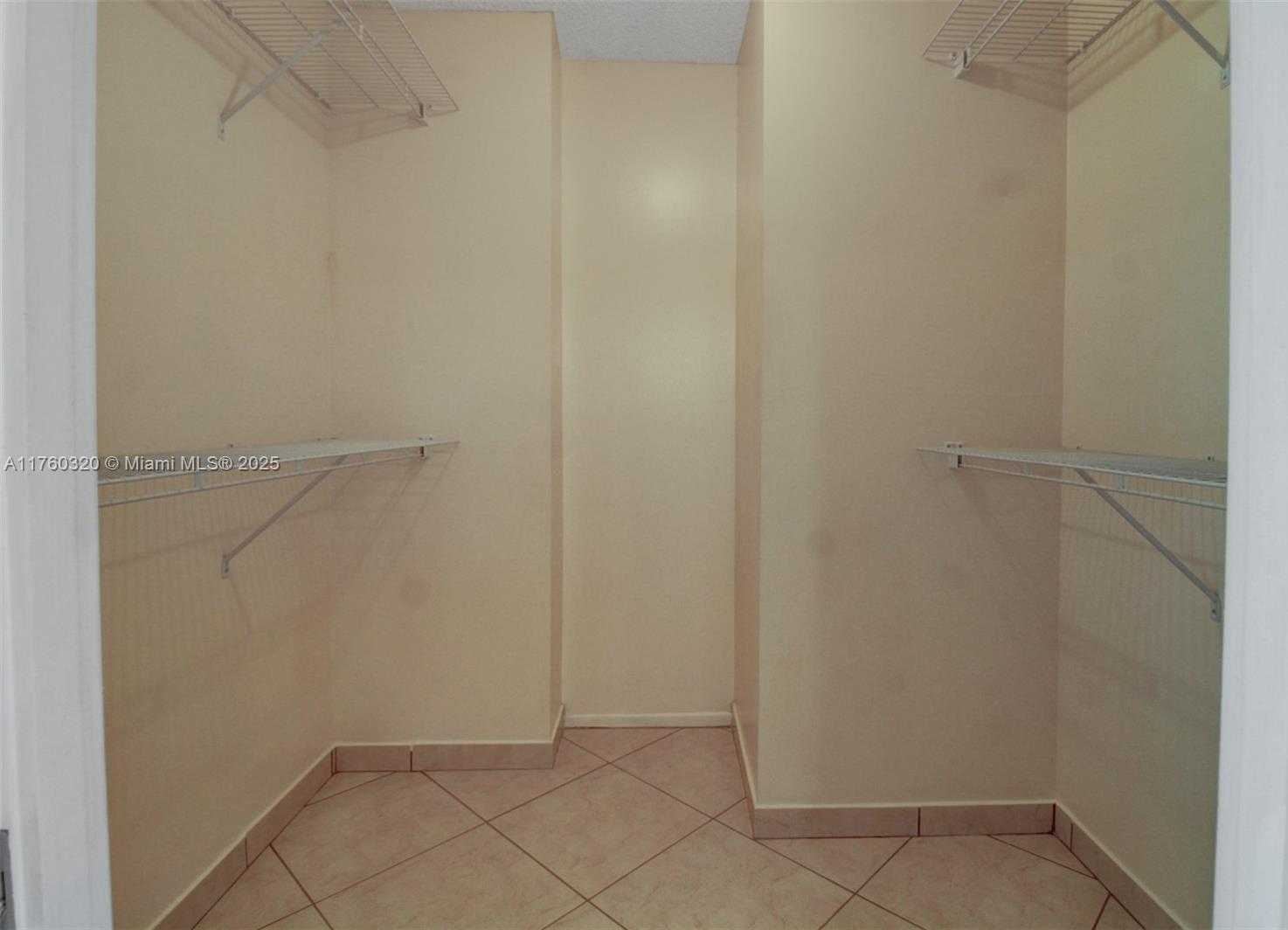 Small Image of 18011 BISCAYNE BLVD #1103, Aventura Number 10