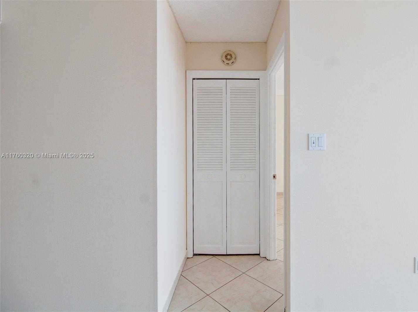 Small Image of 18011 BISCAYNE BLVD #1103, Aventura Number 9