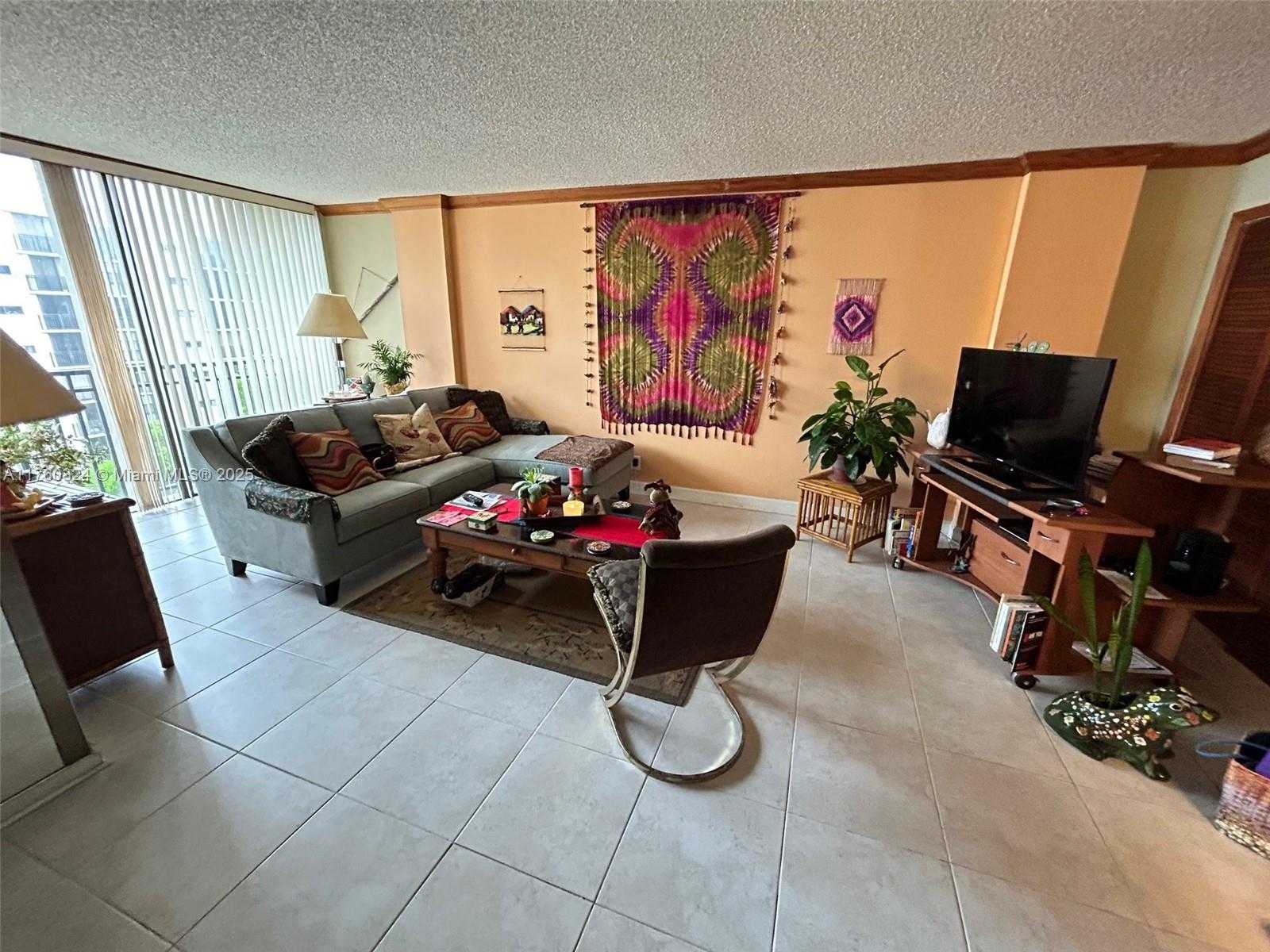 Small Image of 17021 NORTH BAY RD #828, Sunny Isles Beach Number 11