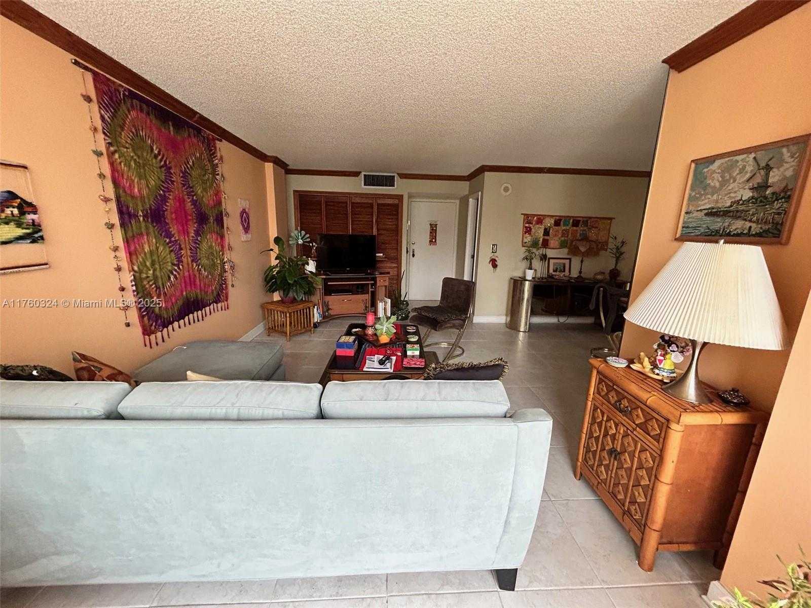 Small Image of 17021 NORTH BAY RD #828, Sunny Isles Beach Number 14