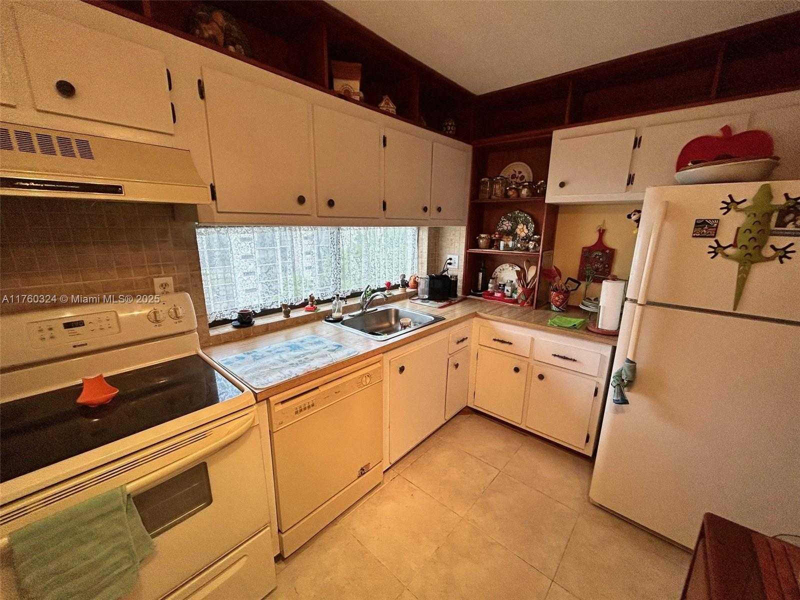 Small Image of 17021 NORTH BAY RD #828, Sunny Isles Beach Number 19