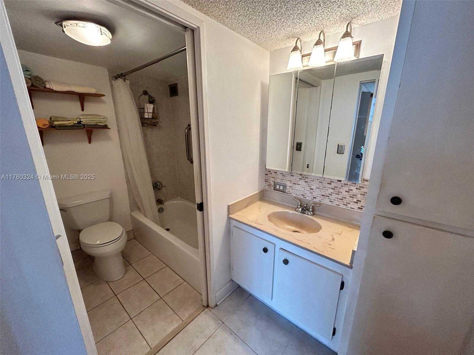 Small Image of 17021 NORTH BAY RD #828, Sunny Isles Beach Number 21
