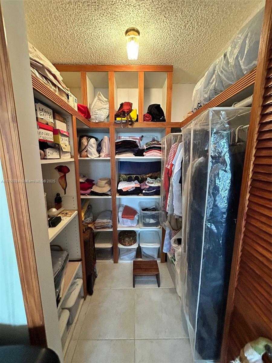 Small Image of 17021 NORTH BAY RD #828, Sunny Isles Beach Number 25