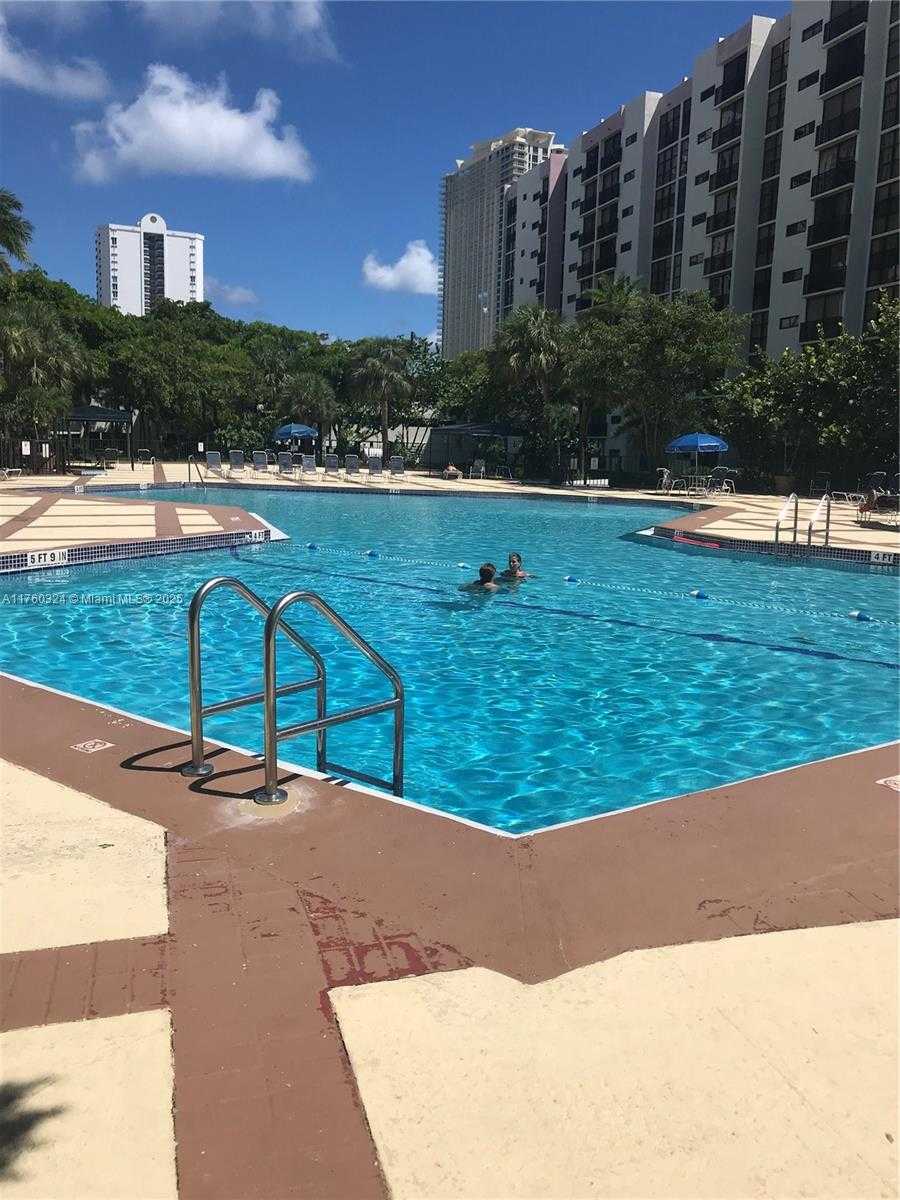 Small Image of 17021 NORTH BAY RD #828, Sunny Isles Beach Number 27