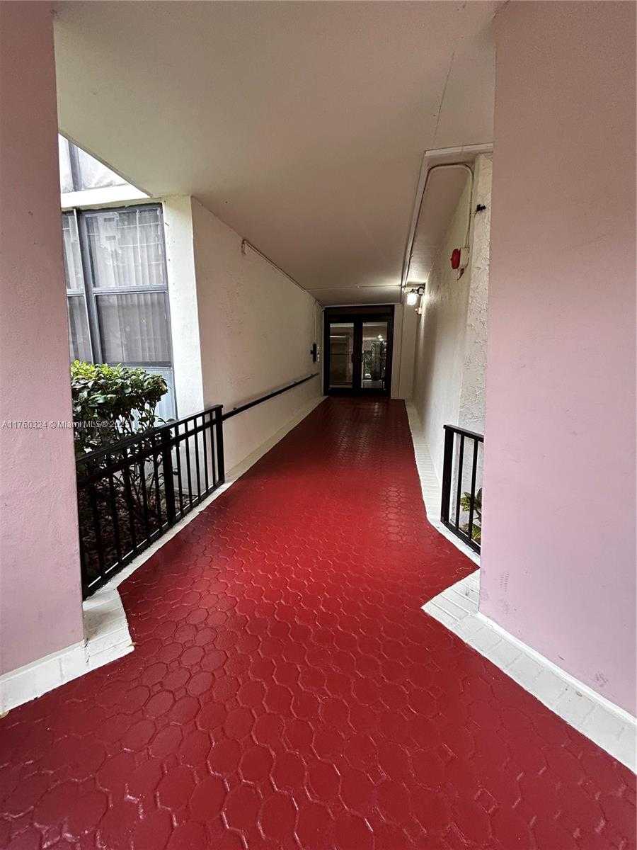 Small Image of 17021 NORTH BAY RD #828, Sunny Isles Beach Number 5