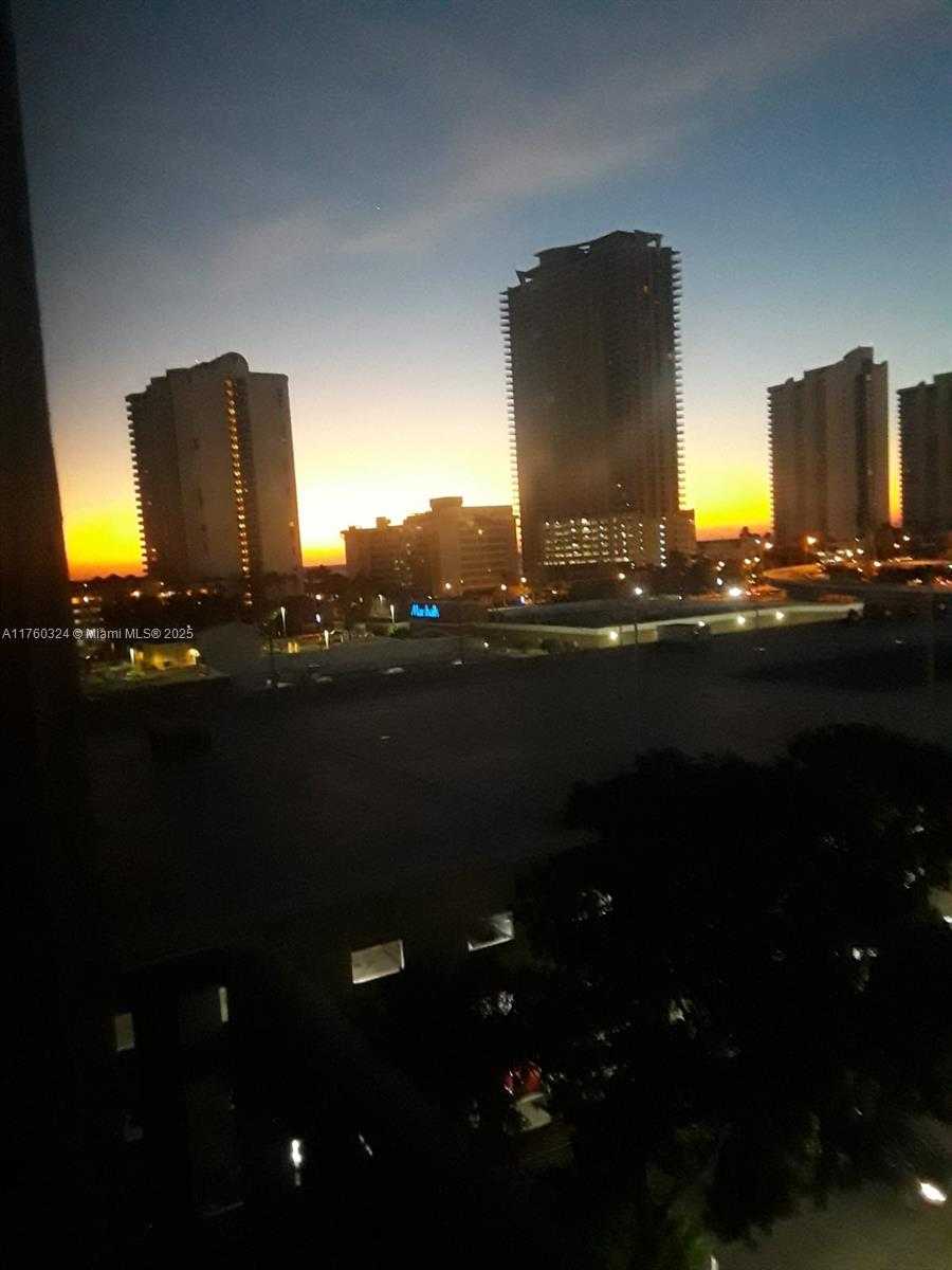 Small Image of 17021 NORTH BAY RD #828, Sunny Isles Beach Number 8