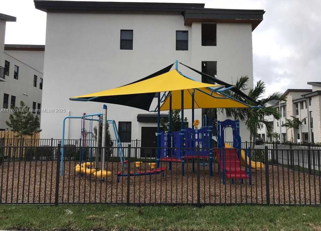 Small Image of 10431 NORTH WEST 82ND ST #5, Doral Number 2