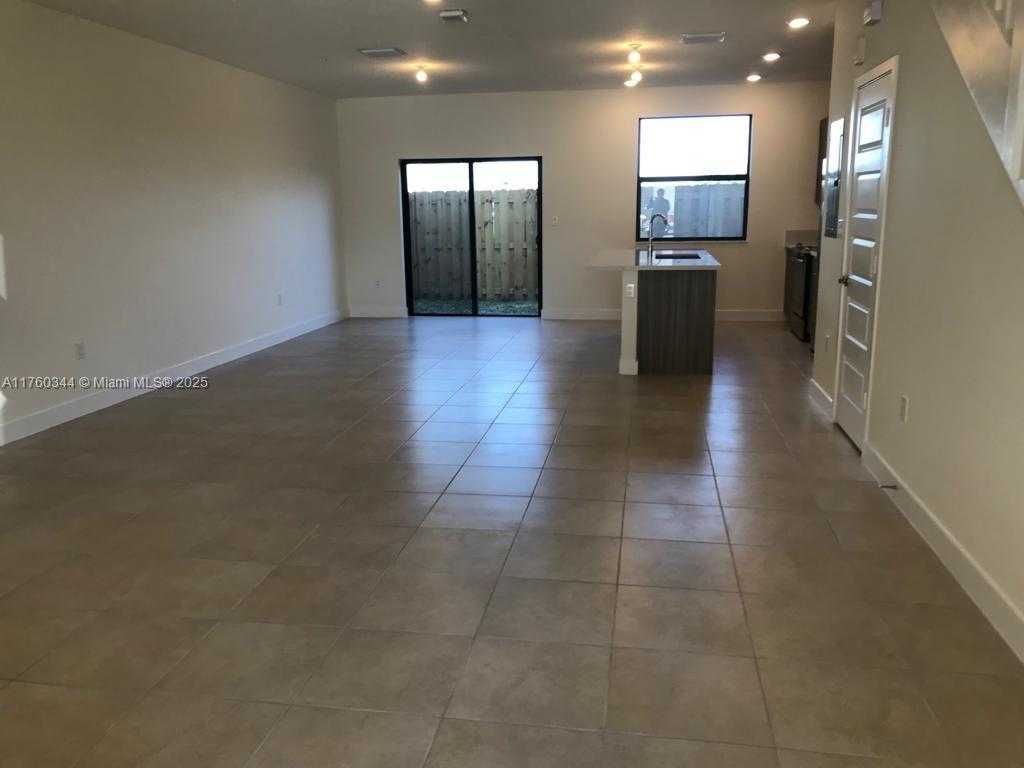 Small Image of 10431 NORTH WEST 82ND ST #5, Doral Number 3