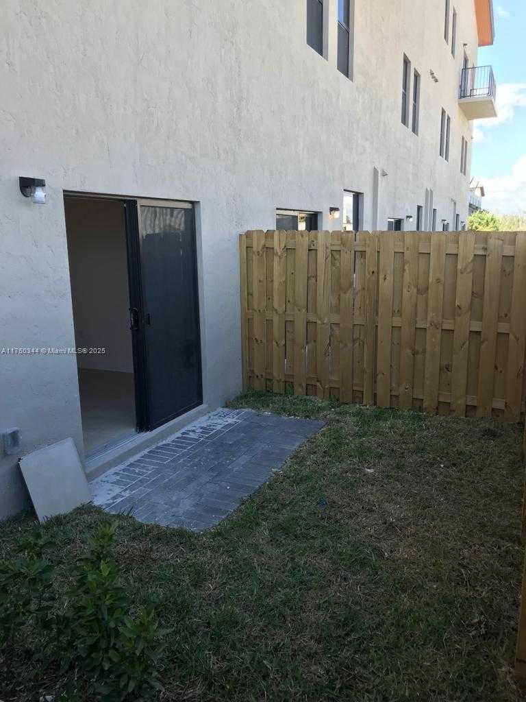 Small Image of 10431 NORTH WEST 82ND ST #5, Doral Number 9