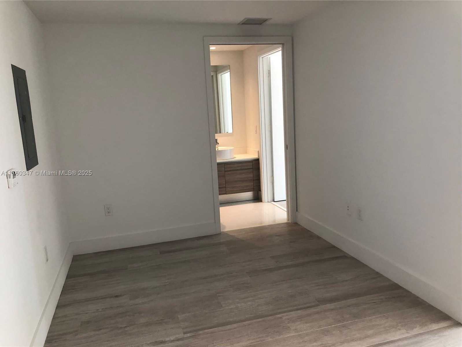 Small Image of 121 NORTH EAST 34TH ST #L406, Miami Number 10