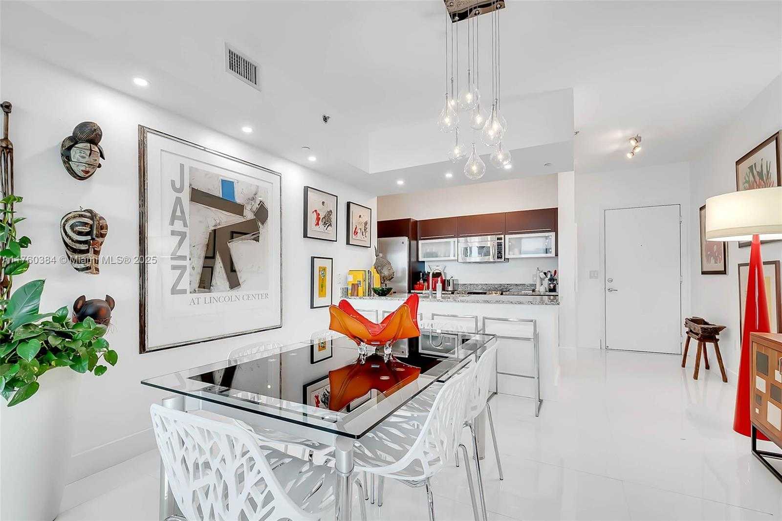 Small Image of 950 Brickell Bay Dr, Miami, FL 33131, USA Number 11