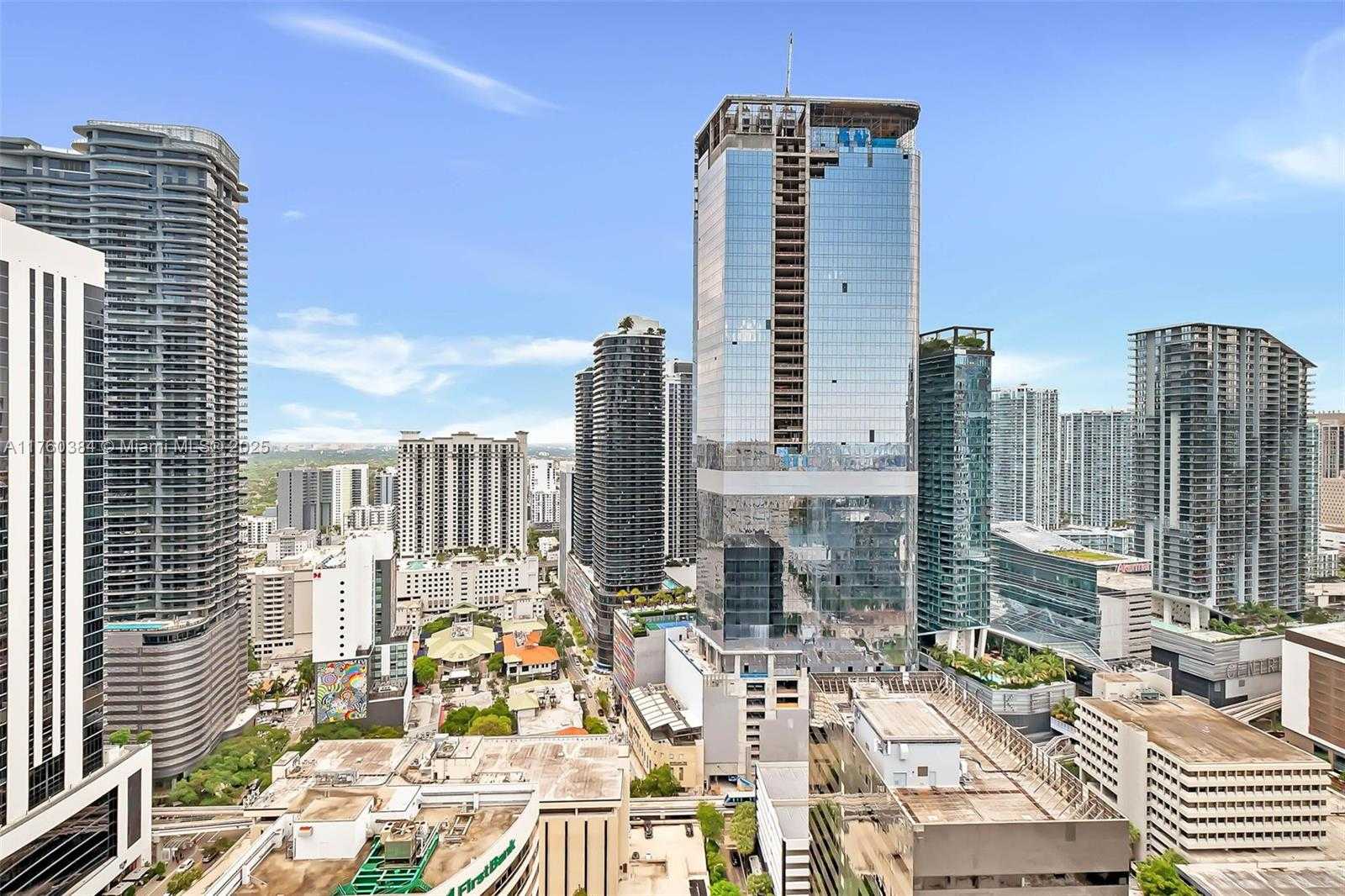 Small Image of 950 Brickell Bay Dr, Miami, FL 33131, USA Number 3