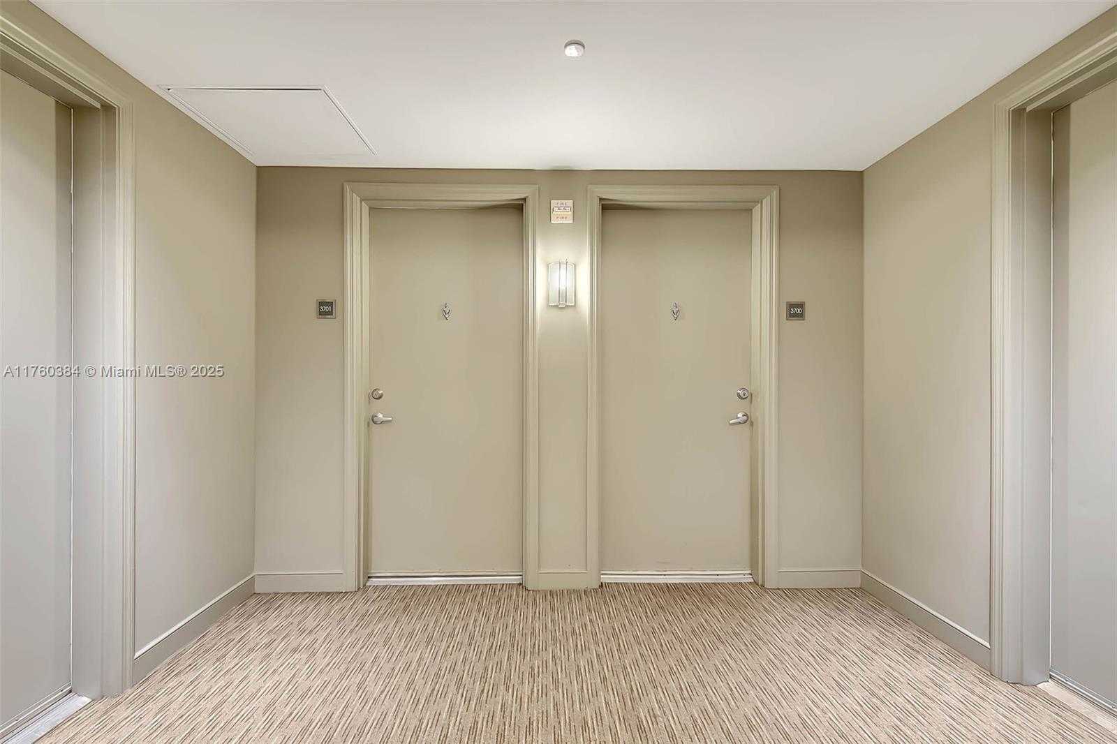 Small Image of 950 Brickell Bay Dr, Miami, FL 33131, USA Number 6