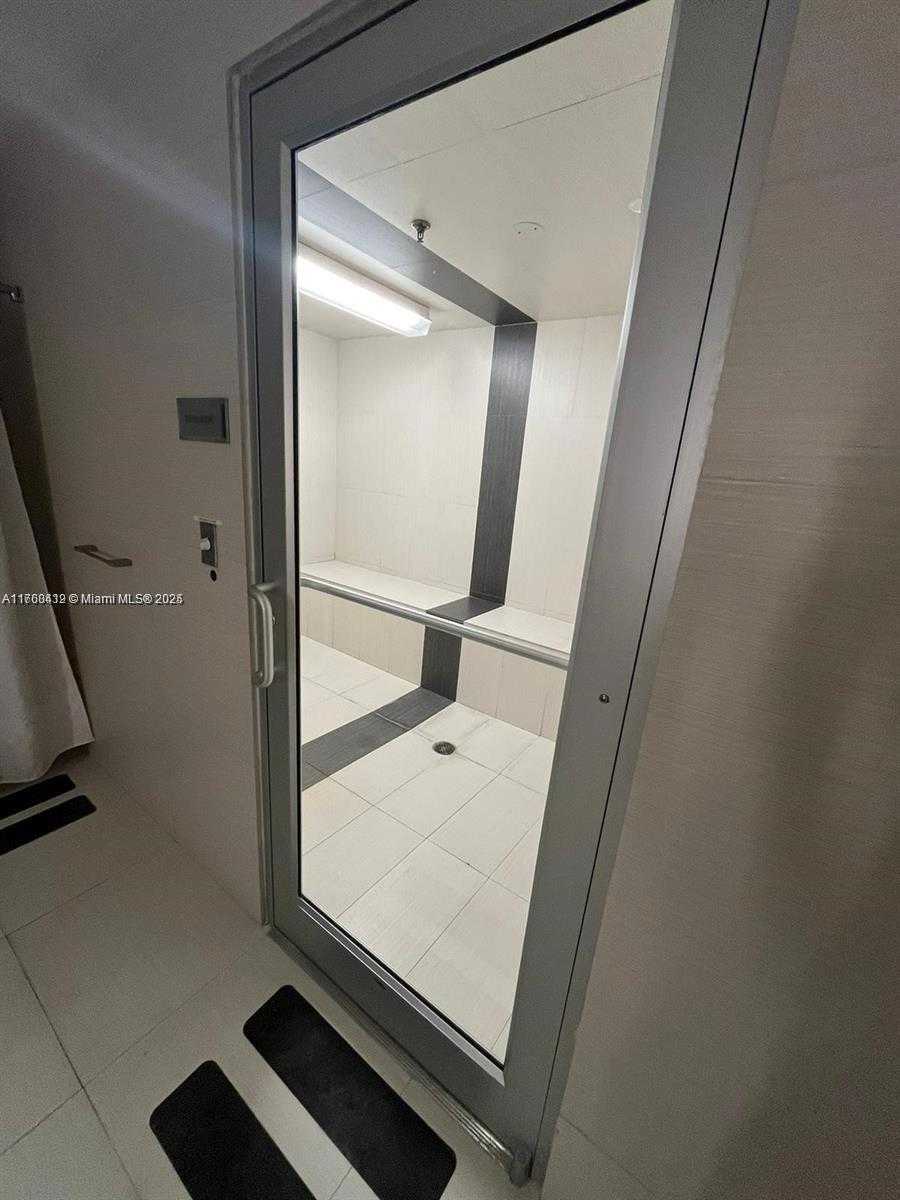 Small Image of 951 BRICKELL AVE #3403, Miami Number 20