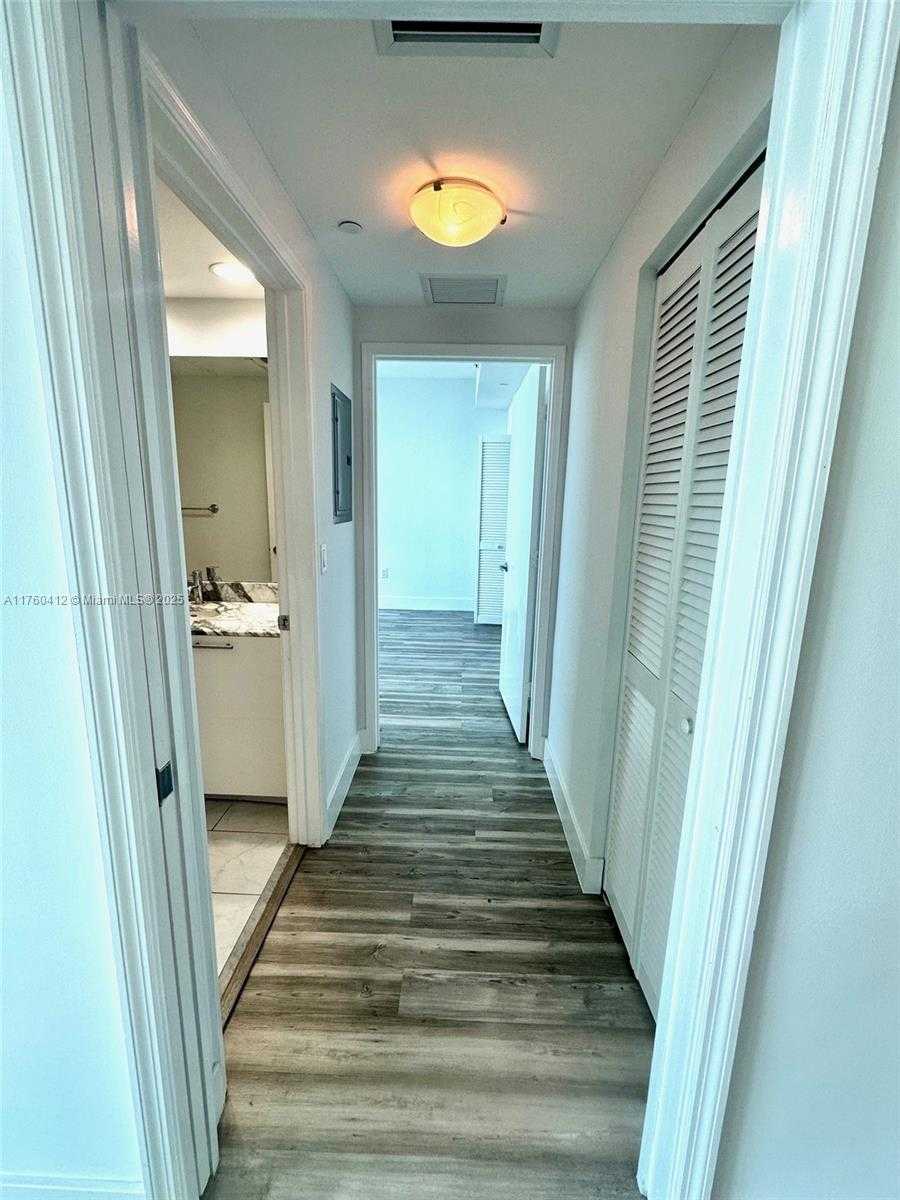 Small Image of 951 BRICKELL AVE #3403, Miami Number 28