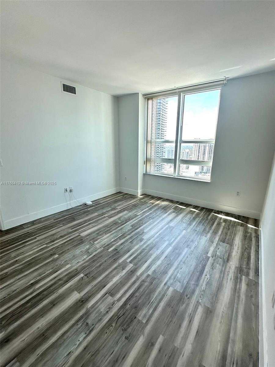Small Image of 951 BRICKELL AVE #3403, Miami Number 29