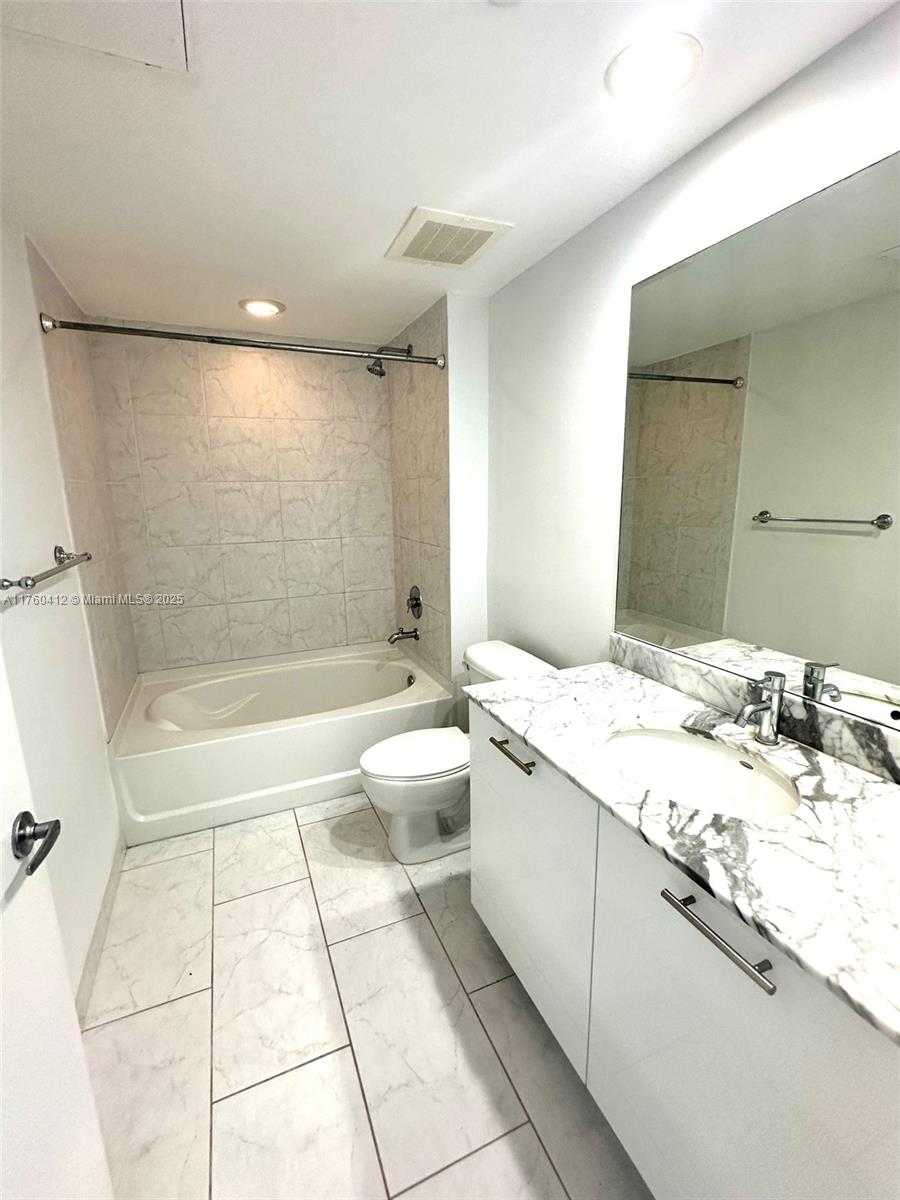 Small Image of 951 BRICKELL AVE #3403, Miami Number 30
