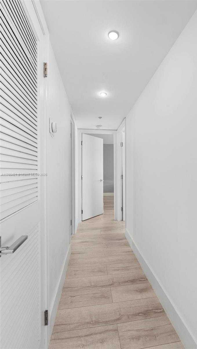 Small Image of 11 ISLAND AVE #506, Miami Beach Number 14