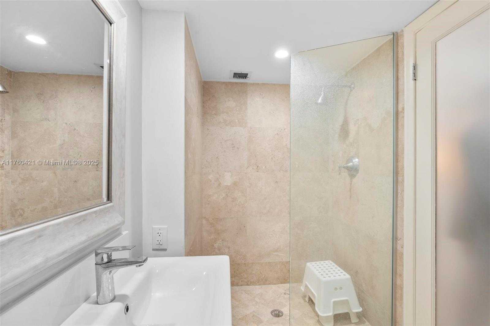 Small Image of 11 ISLAND AVE #506, Miami Beach Number 18