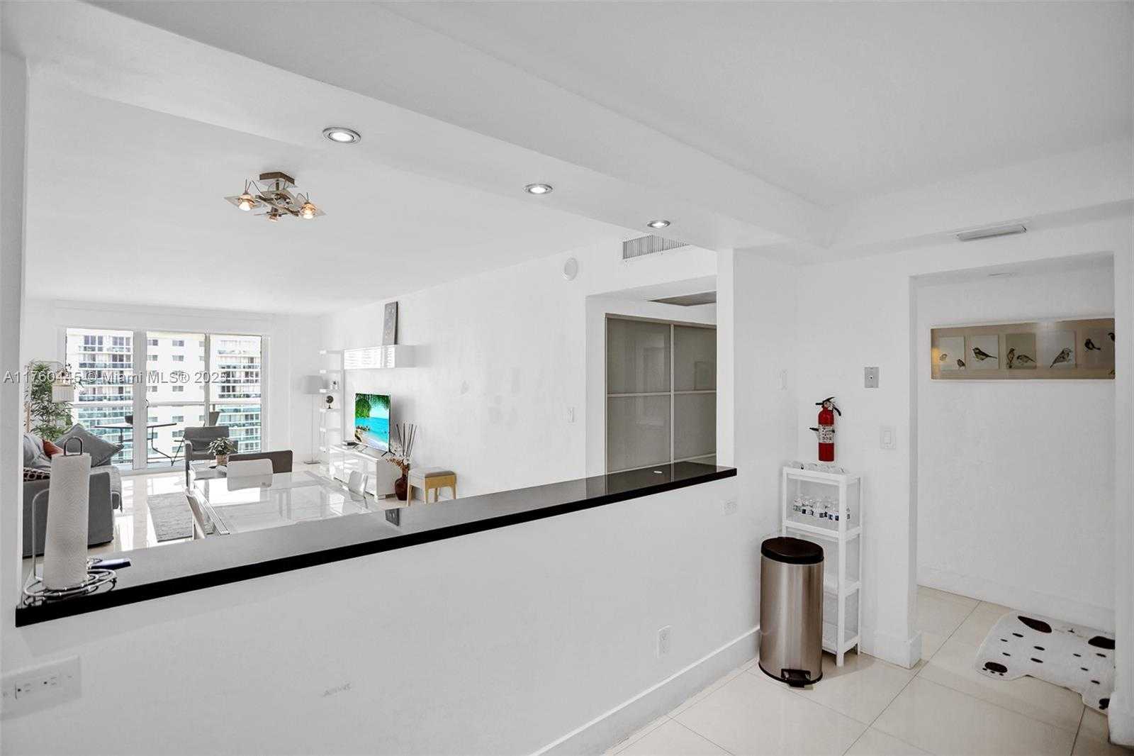 Small Image of 19370 COLLINS AVE #1504, Sunny Isles Beach Number 25
