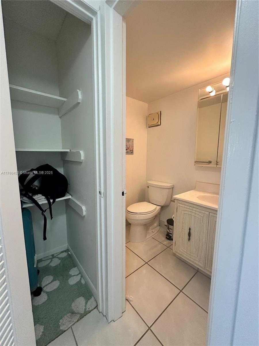 Small Image of 17800 ATLANTIC BLVD #509, Sunny Isles Beach Number 11