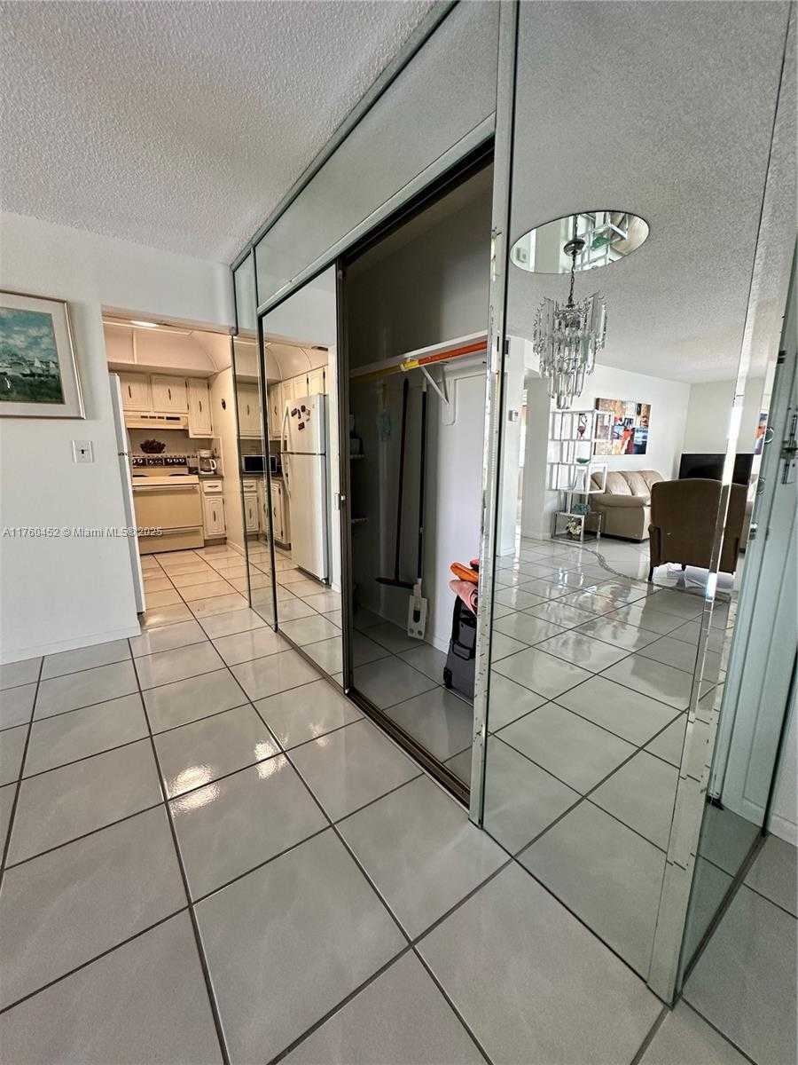 Small Image of 17800 ATLANTIC BLVD #509, Sunny Isles Beach Number 16