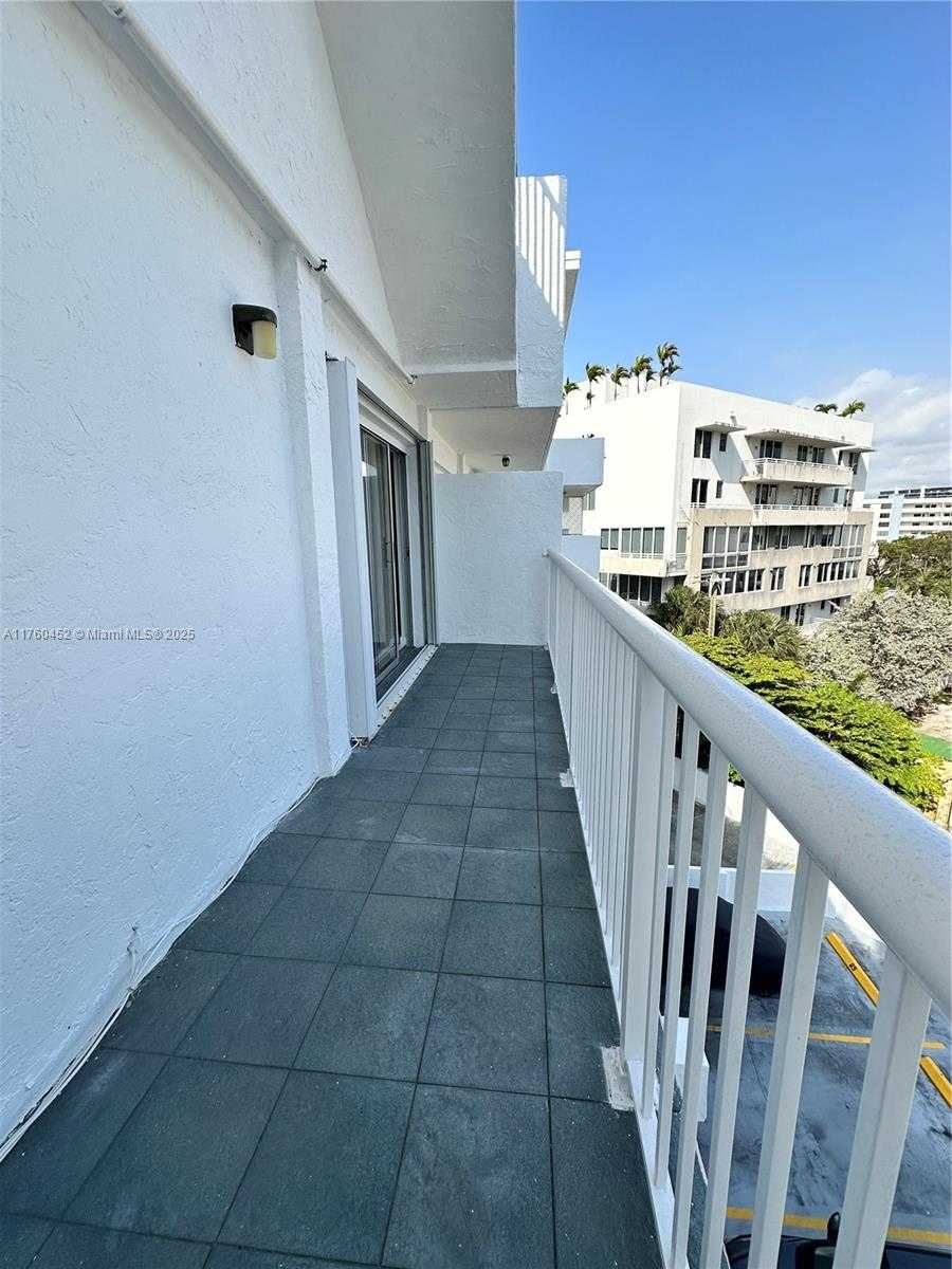 Small Image of 17800 ATLANTIC BLVD #509, Sunny Isles Beach Number 18