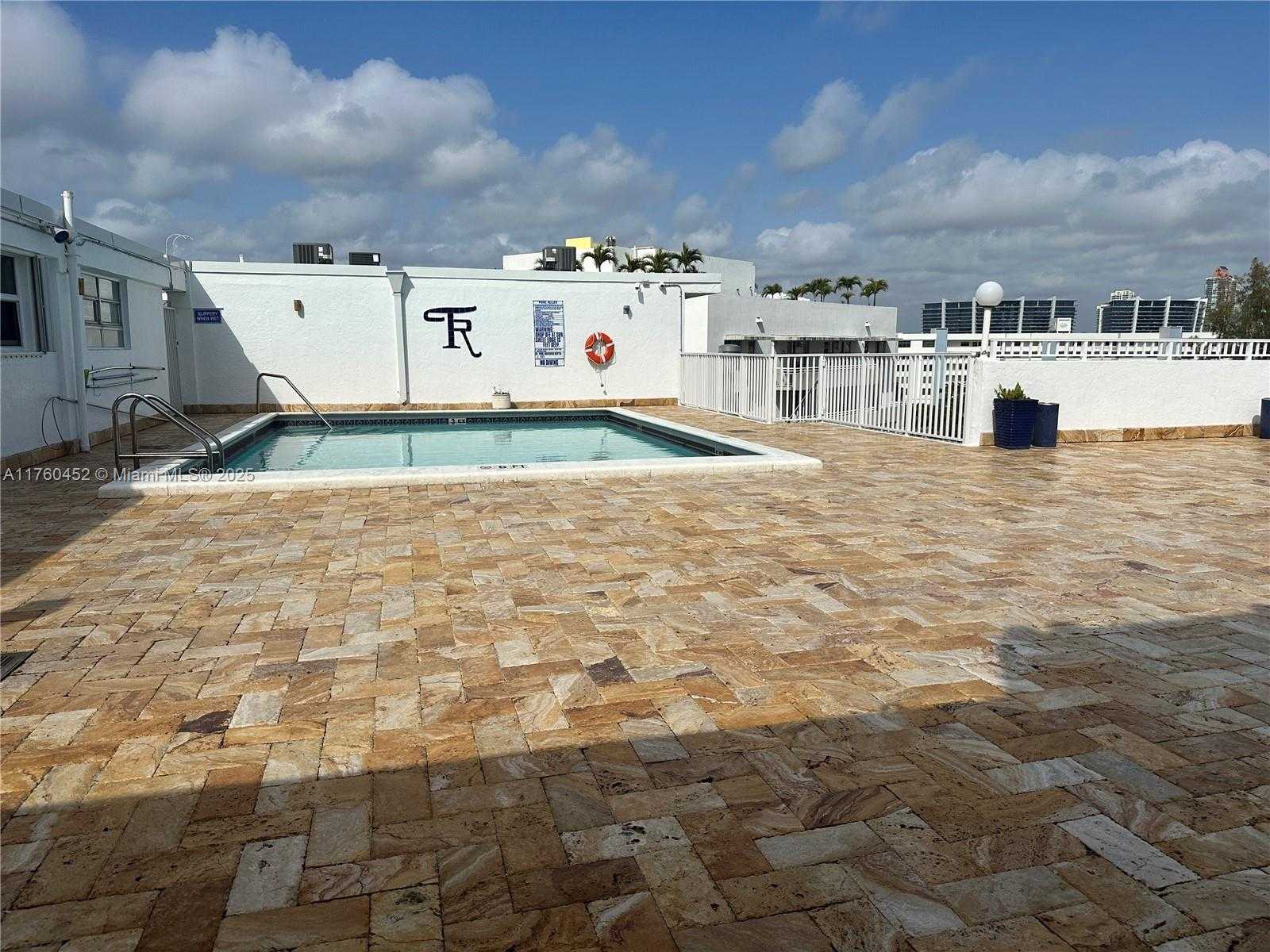 Small Image of 17800 ATLANTIC BLVD #509, Sunny Isles Beach Number 20