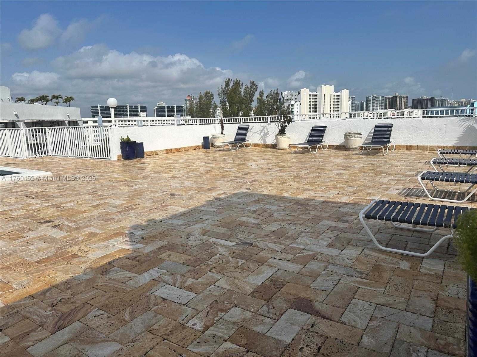 Small Image of 17800 ATLANTIC BLVD #509, Sunny Isles Beach Number 21