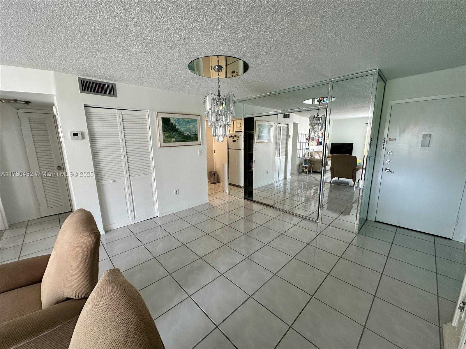 Small Image of 17800 ATLANTIC BLVD #509, Sunny Isles Beach Number 5